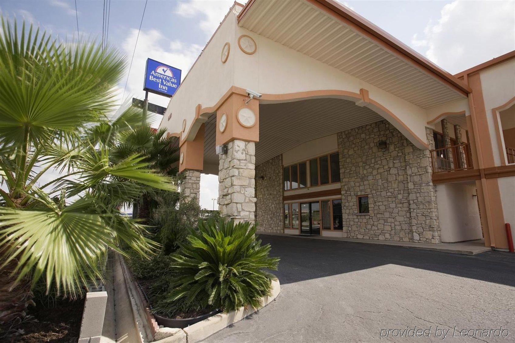 Americas Best Value Inn Buda Exteriér fotografie