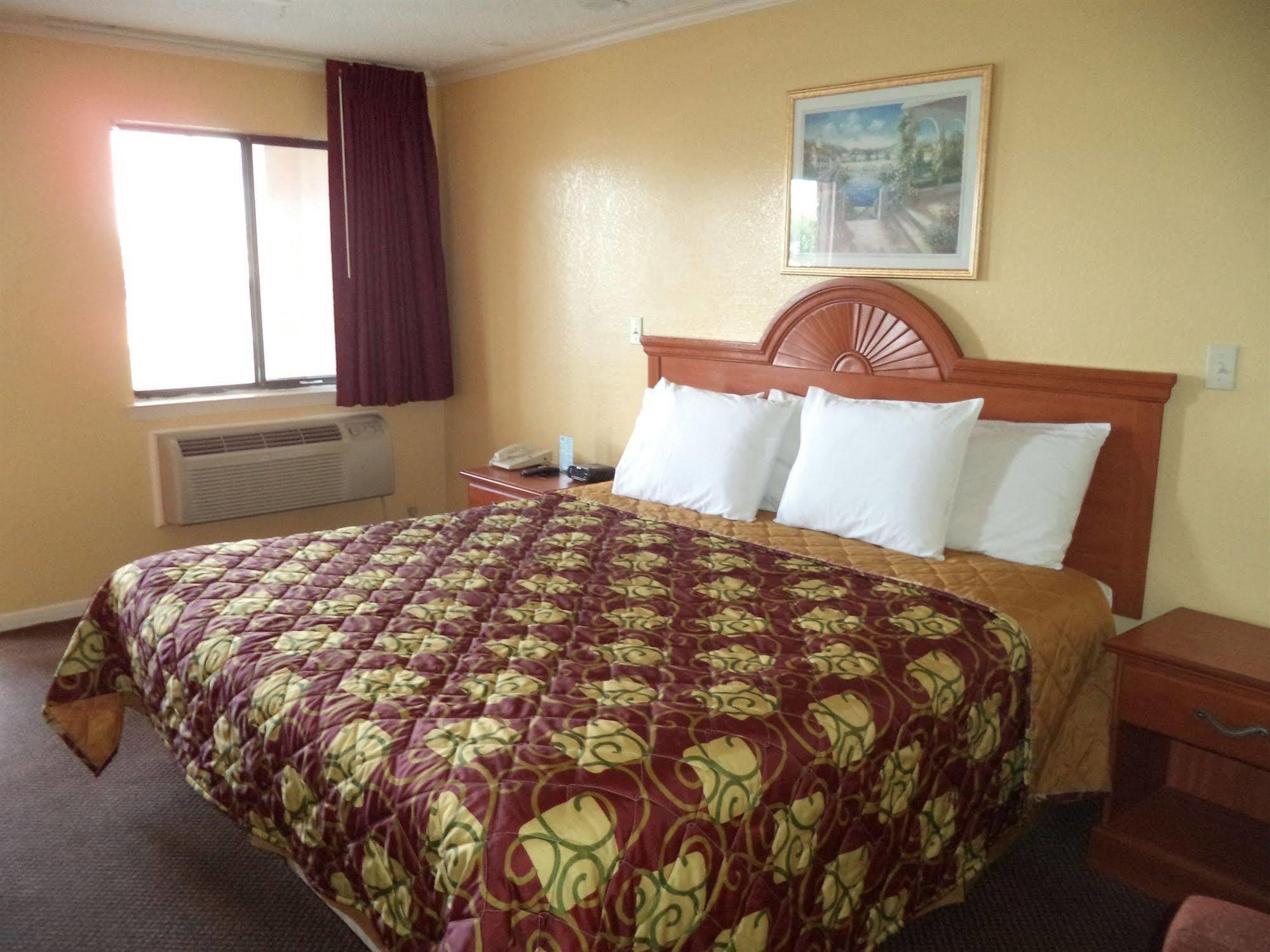 Americas Best Value Inn Buda Exteriér fotografie